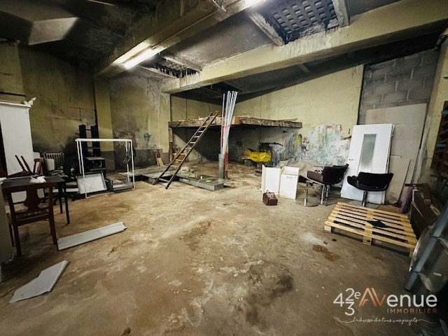 ENTREPOT A LOUER - ST ETIENNE BADOUILLERE - 190 m2 - 600�&euro; HC par mois