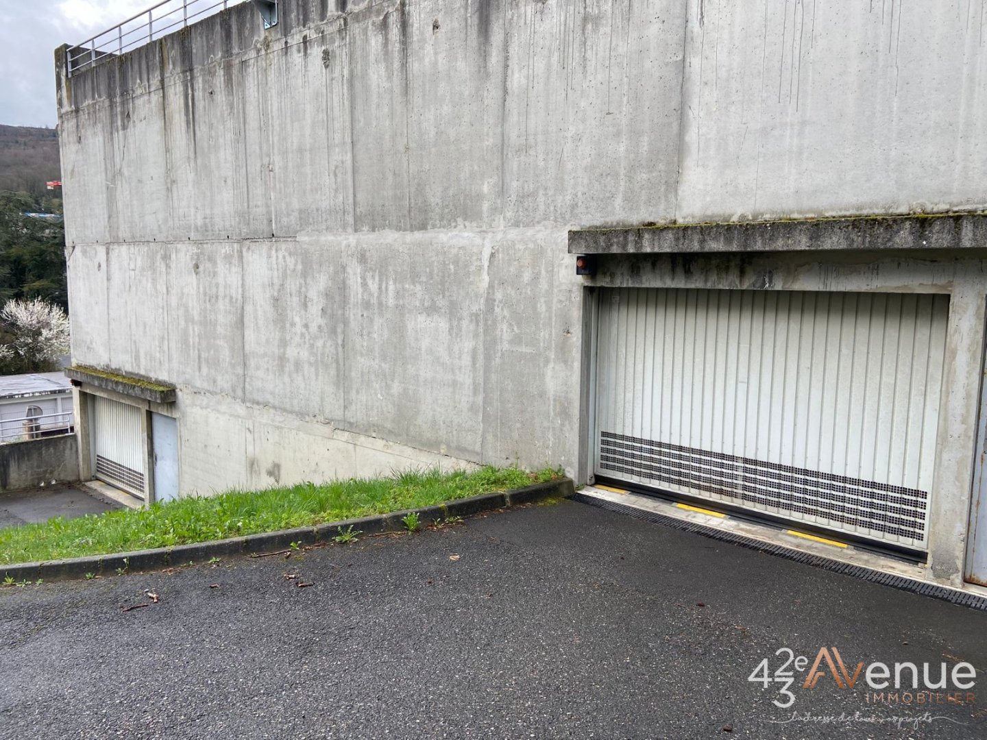 GARAGE A LOUER - ST ETIENNE BELLEVUE/SOLAURE/JOMAYERE - 67�&euro; charges comprises par mois