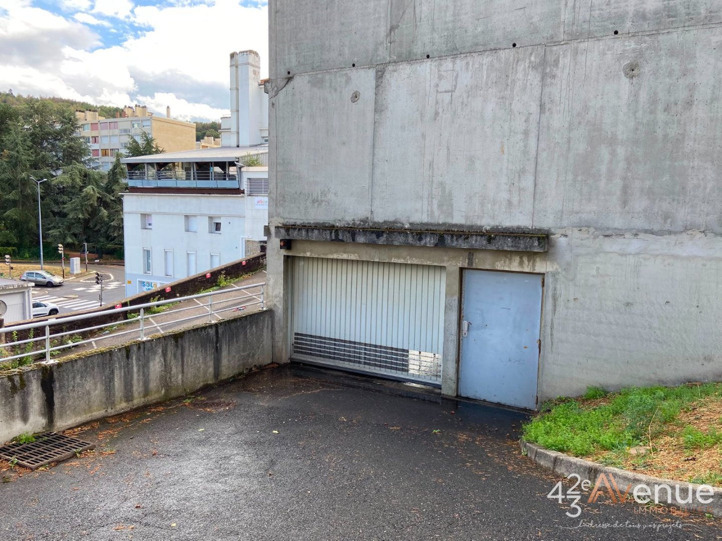 GARAGE A LOUER - ST ETIENNE BELLEVUE/SOLAURE/JOMAYERE - 57 &euro; charges comprises par mois