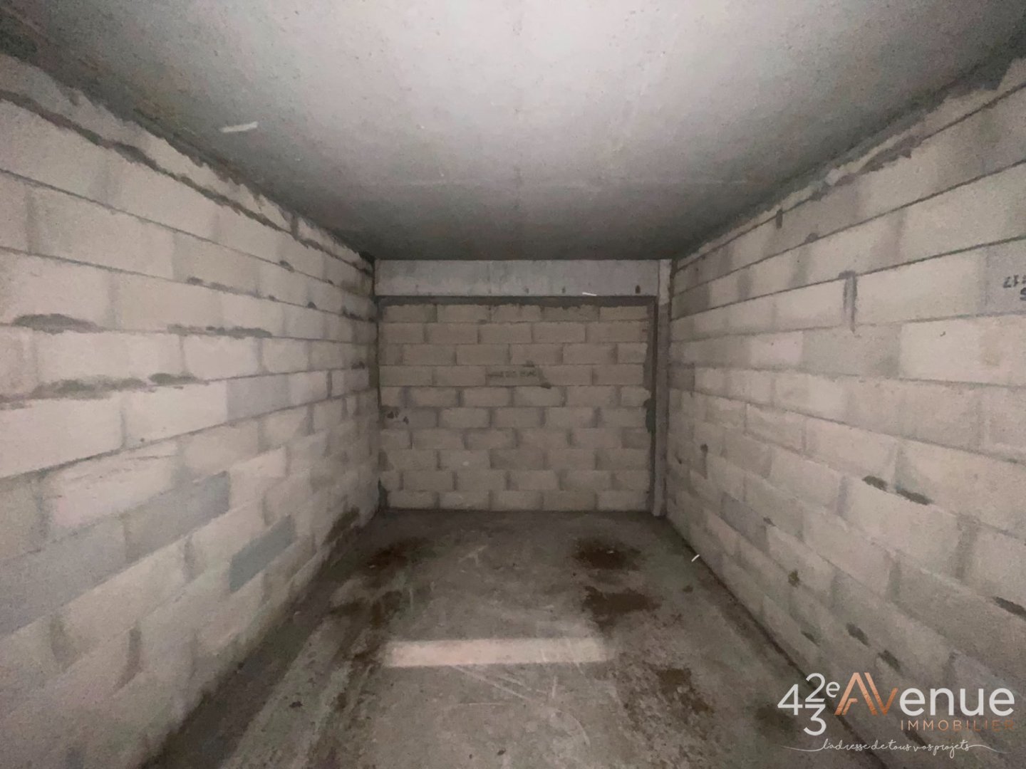 GARAGE A LOUER - ST ETIENNE BELLEVUE/SOLAURE/JOMAYERE - 57 &euro; charges comprises par mois