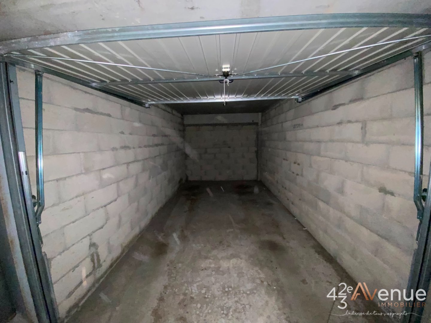 GARAGE A LOUER - ST ETIENNE BELLEVUE/SOLAURE/JOMAYERE - 57 &euro; charges comprises par mois