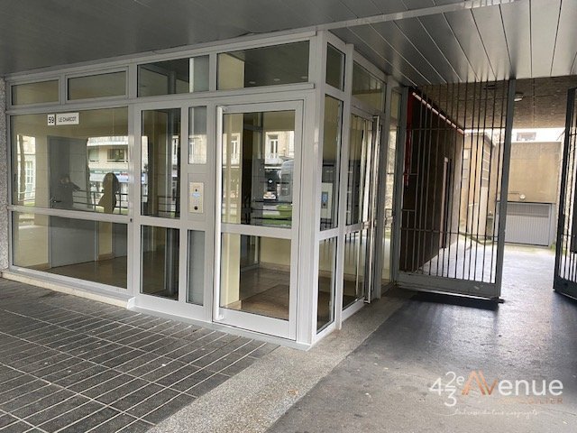 GARAGE - ST ETIENNE CENTRE DEUX - LOU&Eacute;