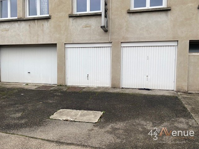 GARAGE - ST ETIENNE CHATEAUCREUX - LOU&Eacute;