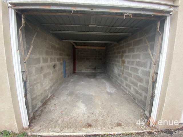 GARAGE - ST ETIENNE CHATEAUCREUX - LOU&Eacute;