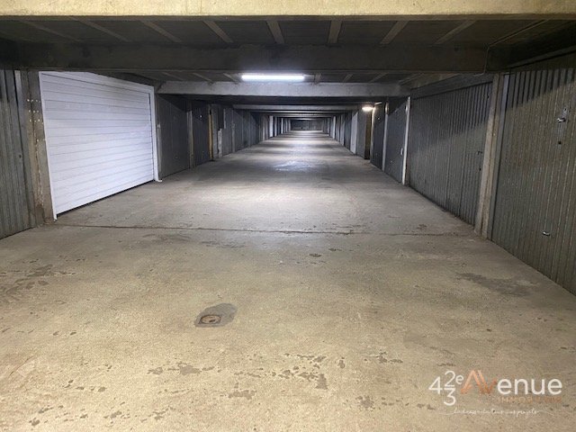 GARAGE A LOUER - ST ETIENNE MONTPLAISIR - 13 m2 - 60 &euro; charges comprises par mois