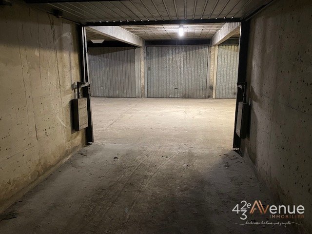 GARAGE A LOUER - ST ETIENNE MONTPLAISIR - 13 m2 - 60 &euro; charges comprises par mois