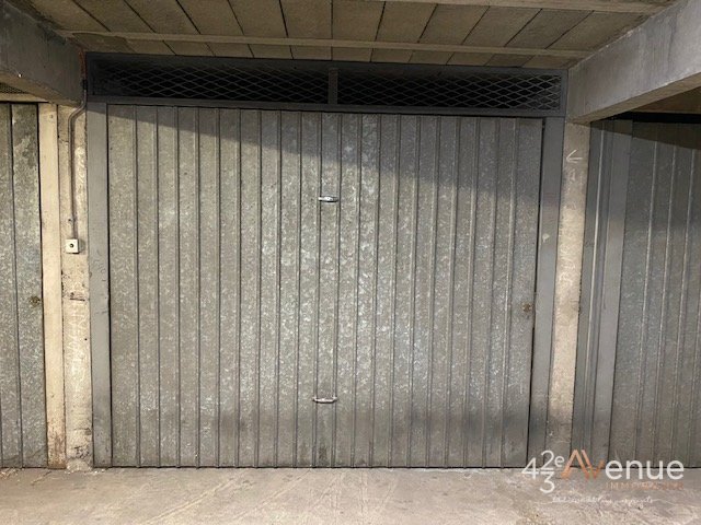 GARAGE A LOUER - ST ETIENNE MONTPLAISIR - 13 m2 - 60 &euro; charges comprises par mois