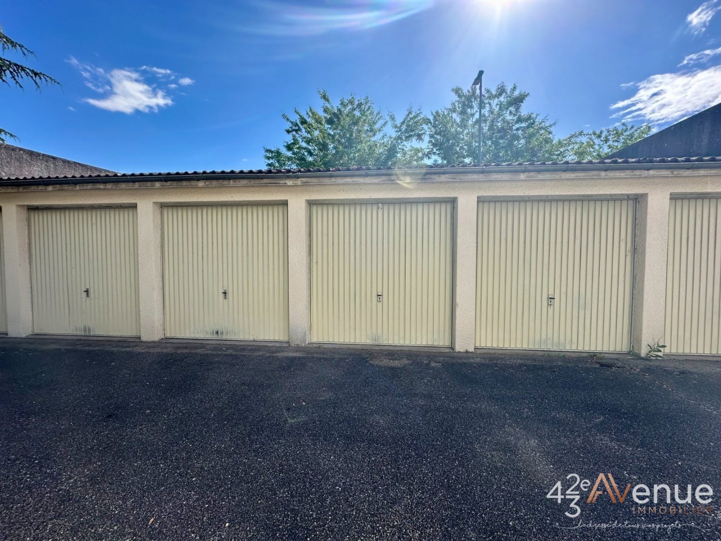GARAGE A VENDRE - ANDREZIEUX BOUTHEON - 16 500 &euro;