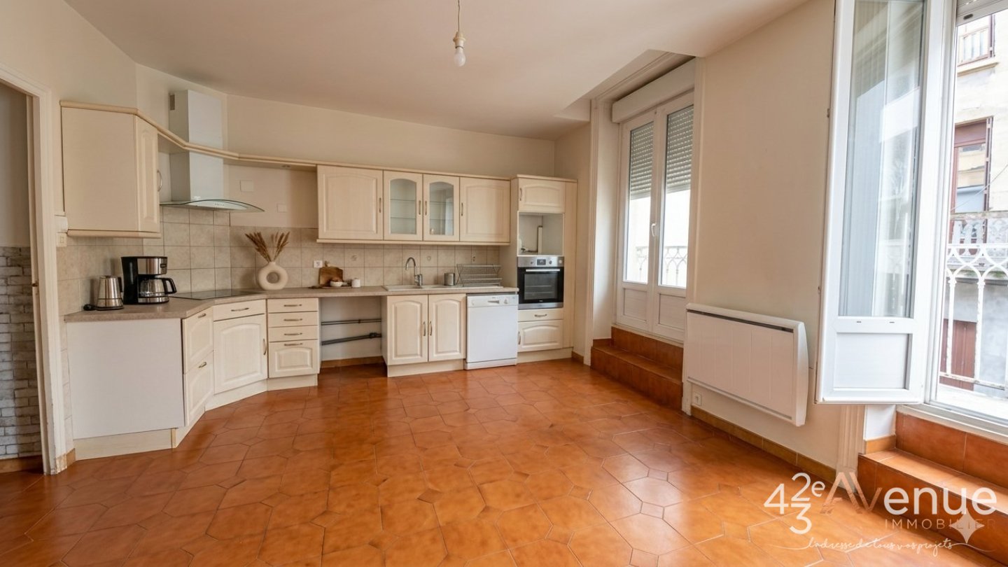 IMMEUBLE DE RAPPORT A VENDRE - RIVE DE GIER Richarme - 145 m2 - 100�000�&euro;