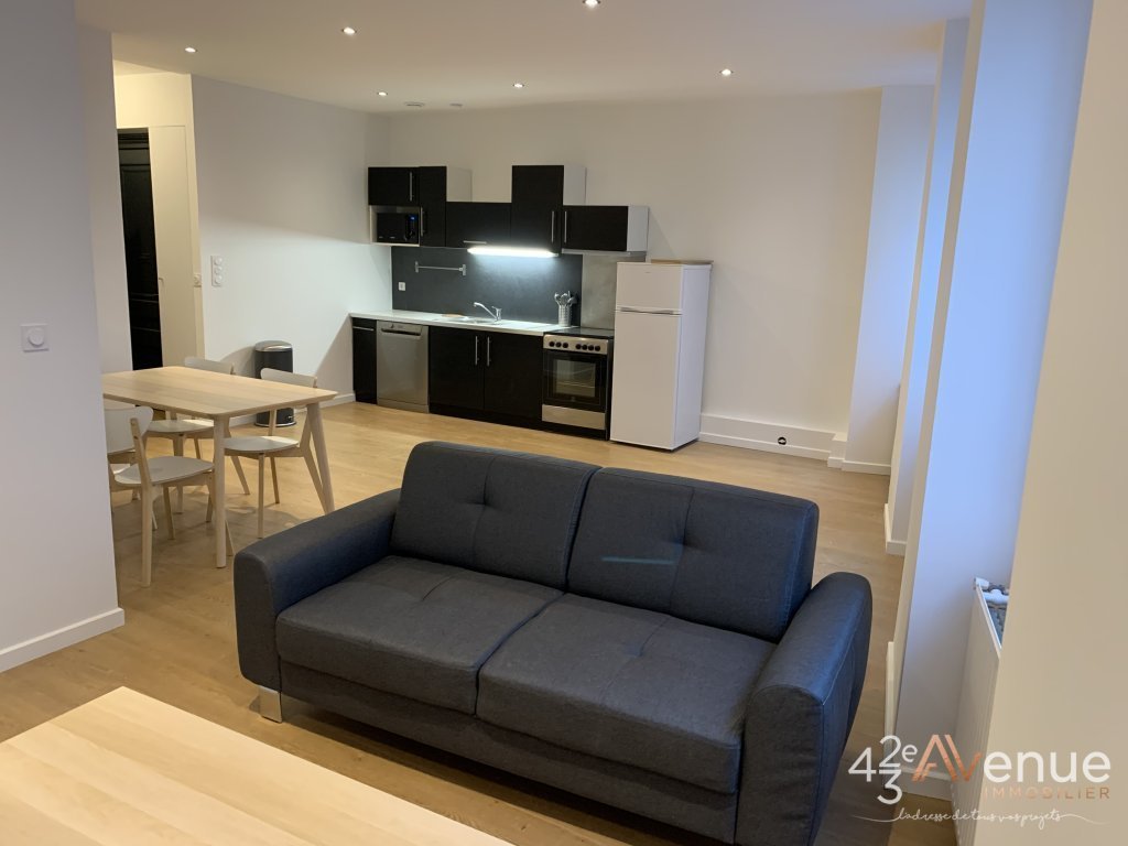 IMMEUBLE A VENDRE - ST ETIENNE CENTRE VILLE - 320 m2 - 450�000�&euro;