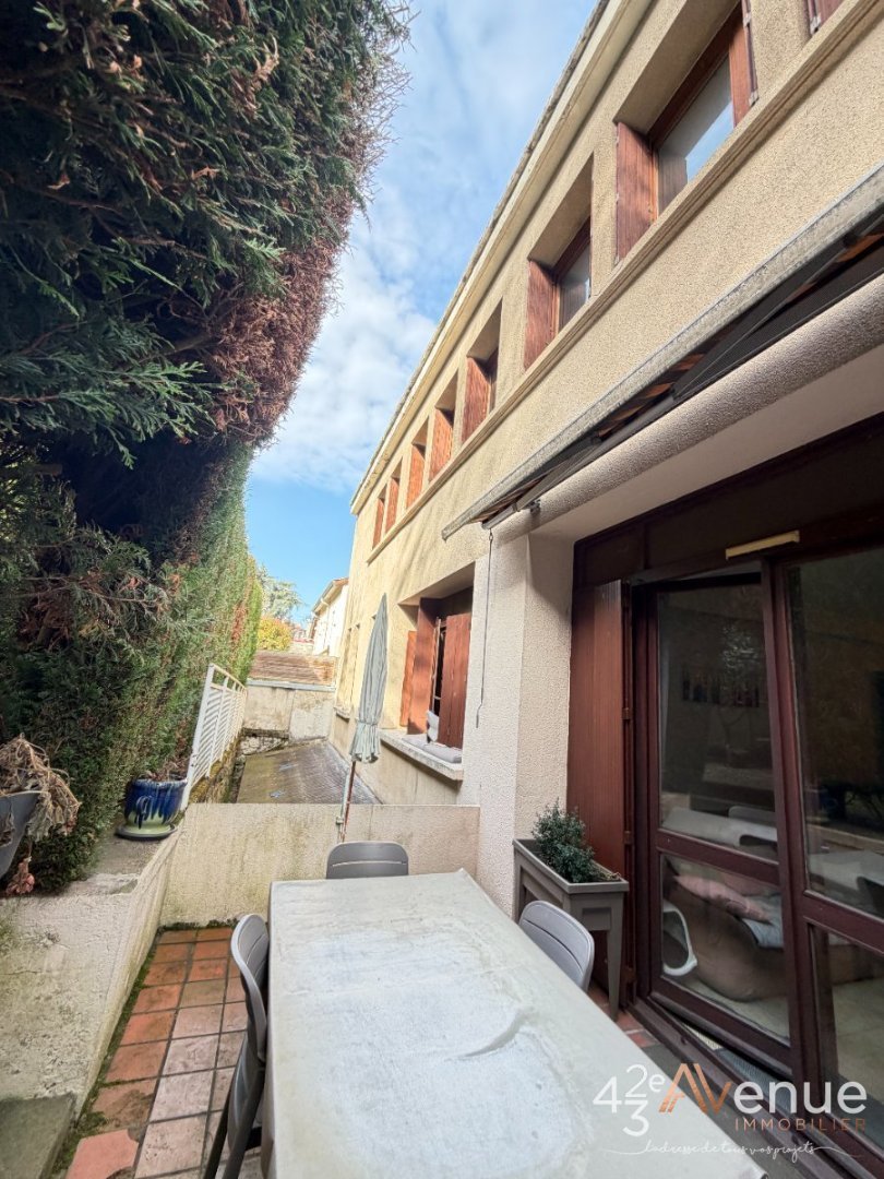 IMMEUBLE A VENDRE - ST ETIENNE FAURIEL - 500 m2 - 350 000 &euro;