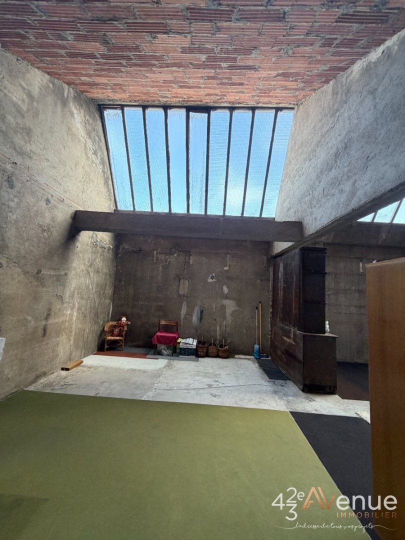 IMMEUBLE A VENDRE - ST ETIENNE FAURIEL - 500 m2 - 350 000 &euro;