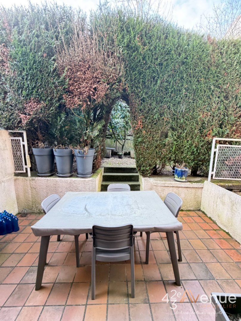 IMMEUBLE A VENDRE - ST ETIENNE FAURIEL - 500 m2 - 350 000 &euro;