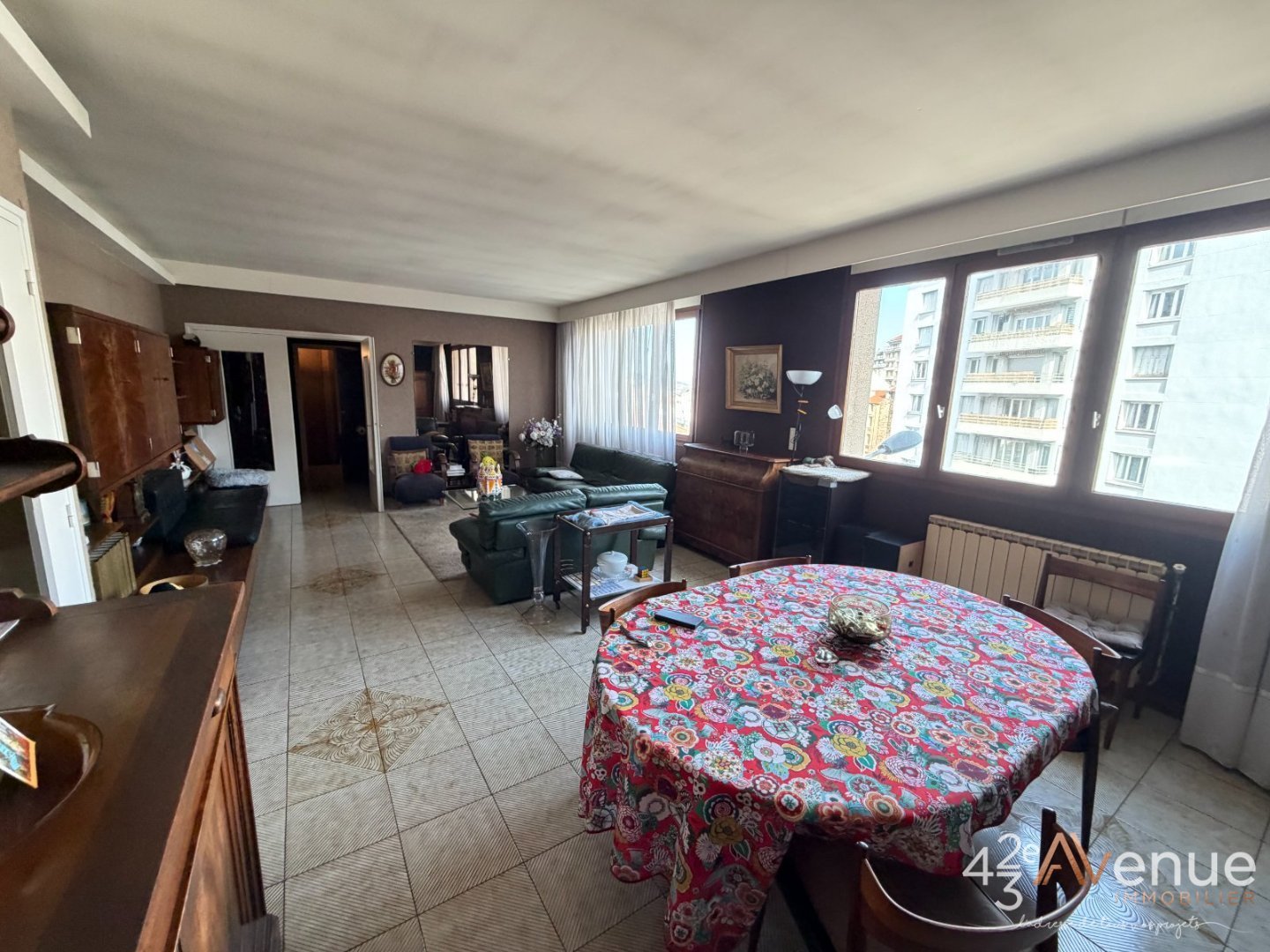 IMMEUBLE A VENDRE - ST ETIENNE FAURIEL - 500 m2 - 350 000 &euro;