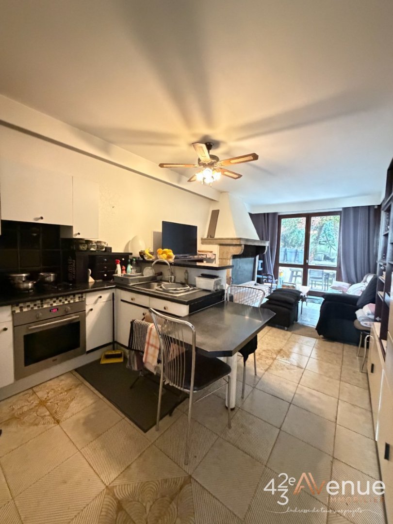 IMMEUBLE A VENDRE - ST ETIENNE FAURIEL - 500 m2 - 350 000 &euro;