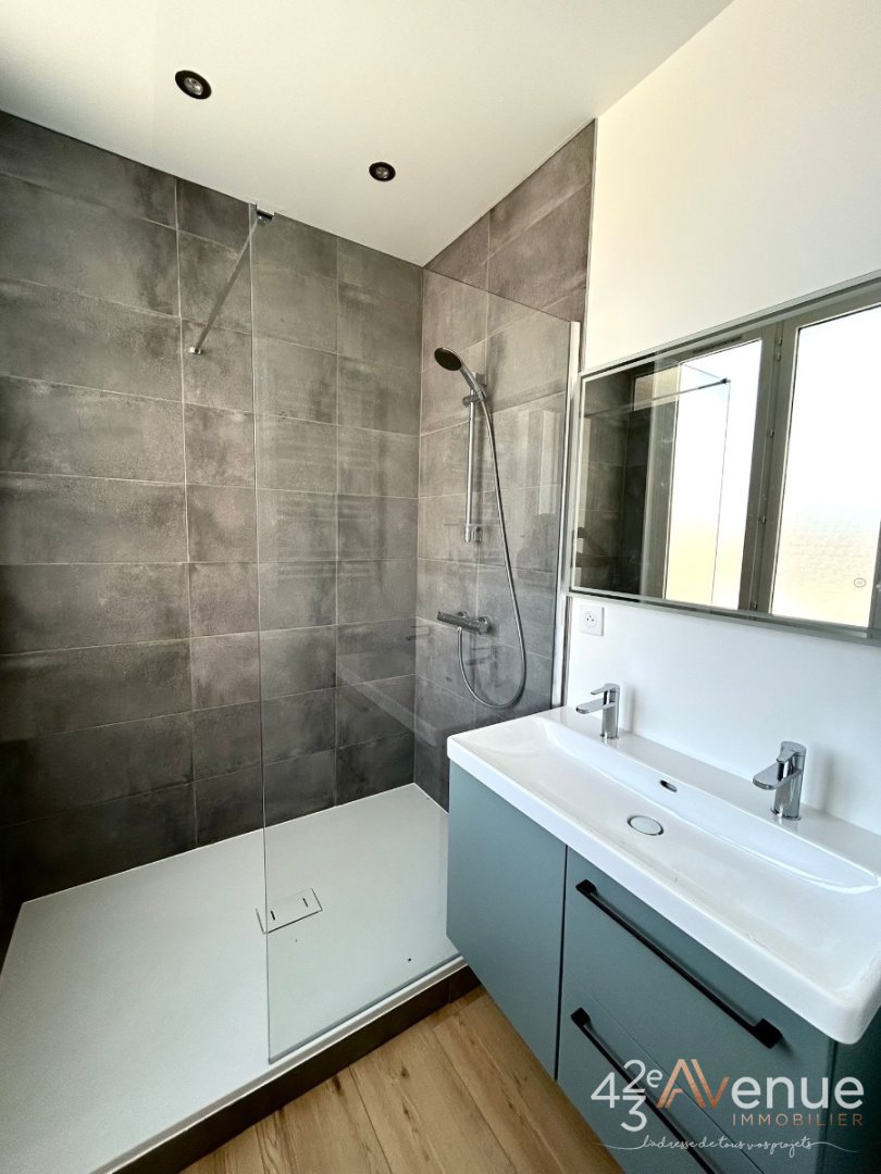 IMMEUBLE A VENDRE - ST ETIENNE SOLAURE - 590 m2 - 650 000 &euro;