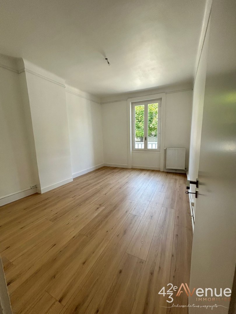IMMEUBLE A VENDRE - ST ETIENNE SOLAURE - 590 m2 - 650 000 &euro;