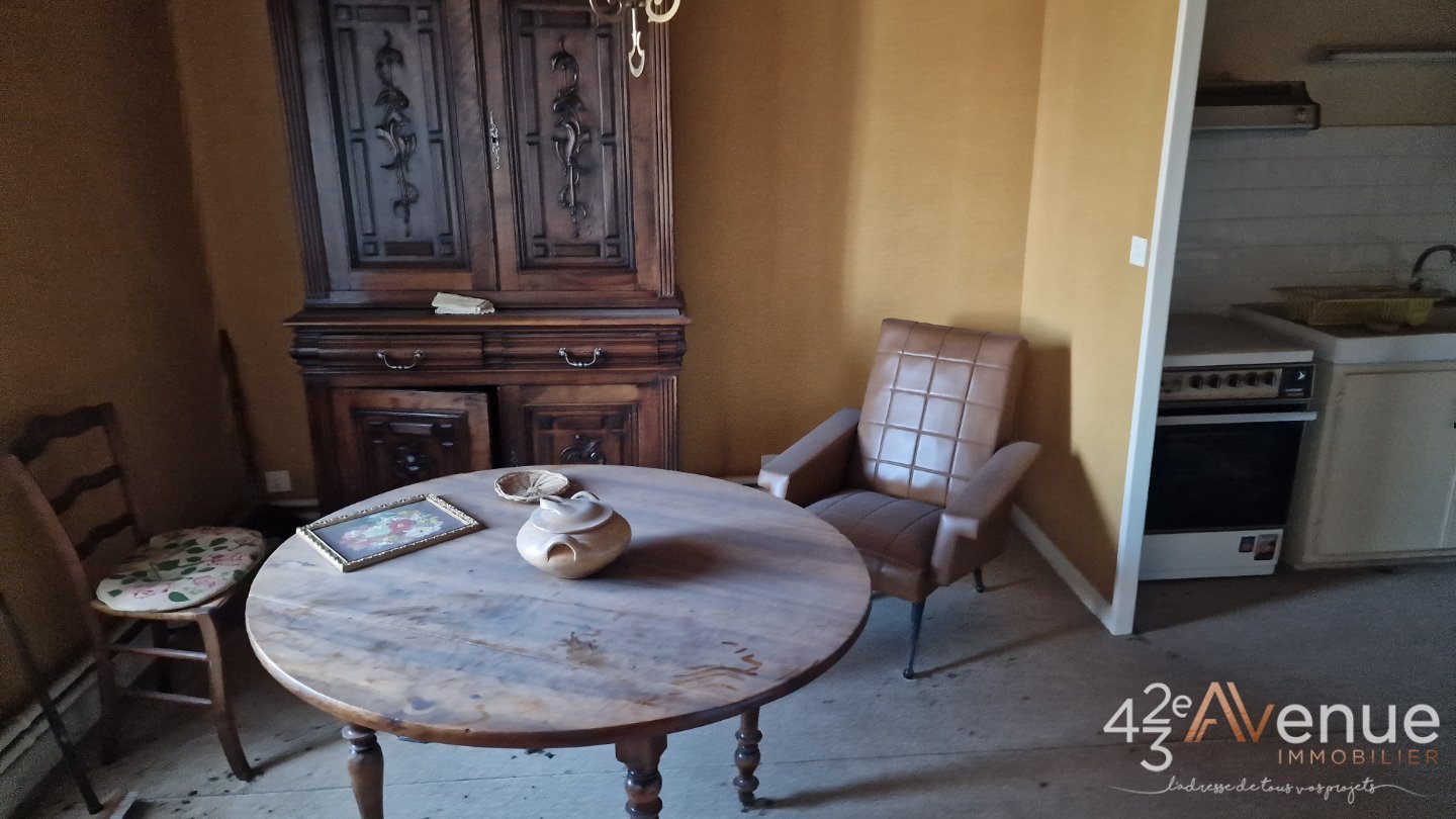 IMMEUBLE A VENDRE - ST GALMIER - 150 m2 - 160�000�&euro;