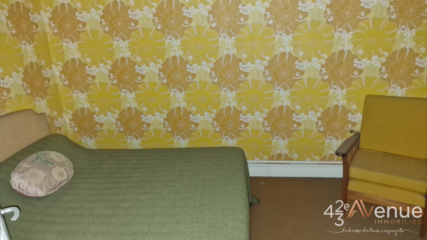 IMMEUBLE A VENDRE - ST GALMIER - 150 m2 - 160�000�&euro;