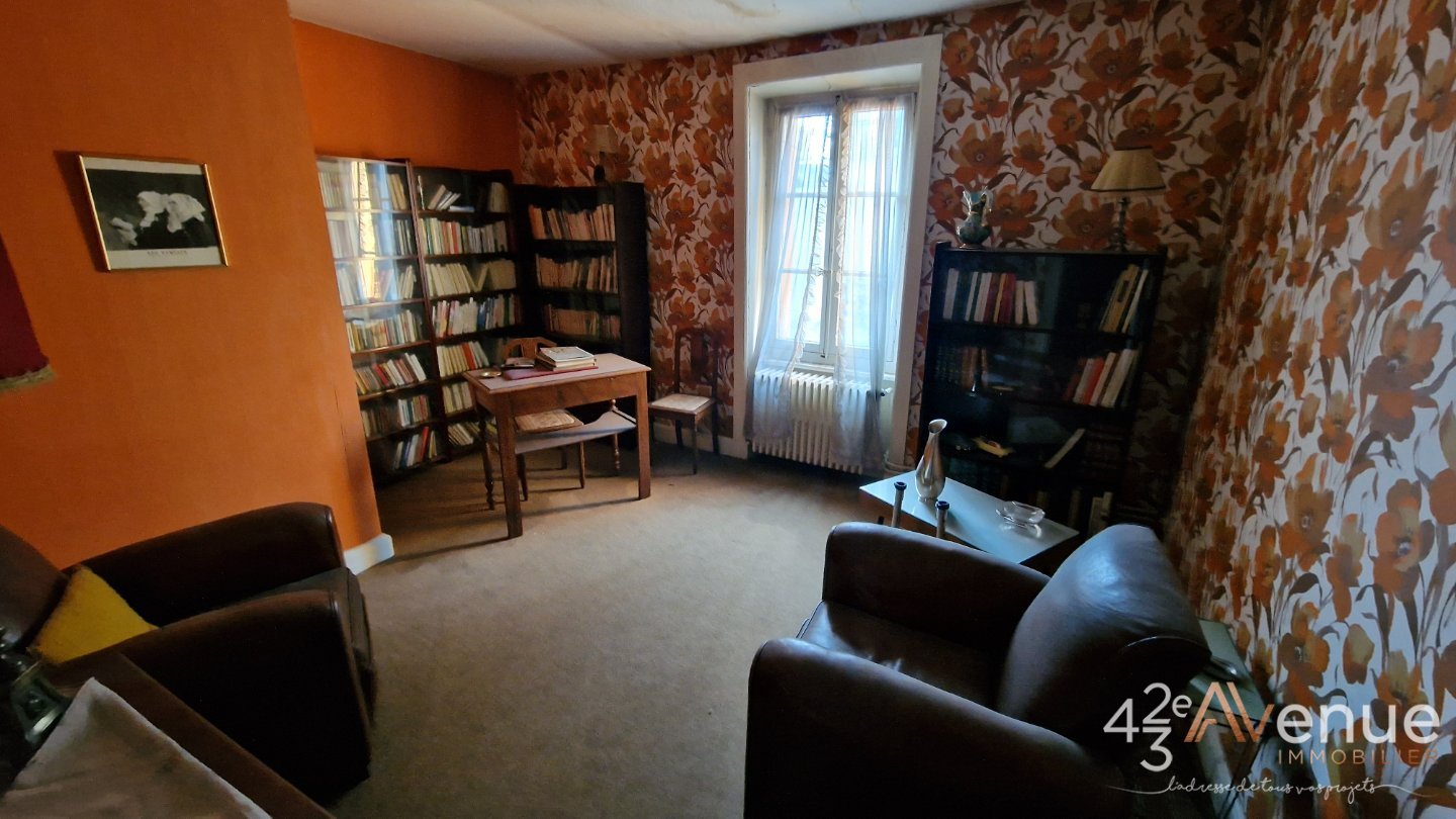 IMMEUBLE A VENDRE - ST GALMIER - 150 m2 - 160�000�&euro;