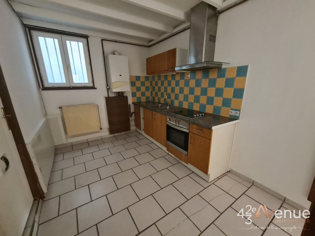 IMMEUBLE A VENDRE - UNIEUX ONDAINE - 250 m2 - 250 000 &euro;