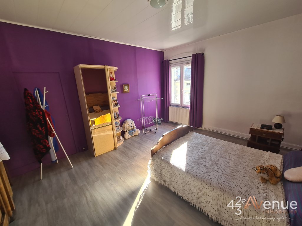 IMMEUBLE A VENDRE - UNIEUX ONDAINE - 250 m2 - 250 000 &euro;