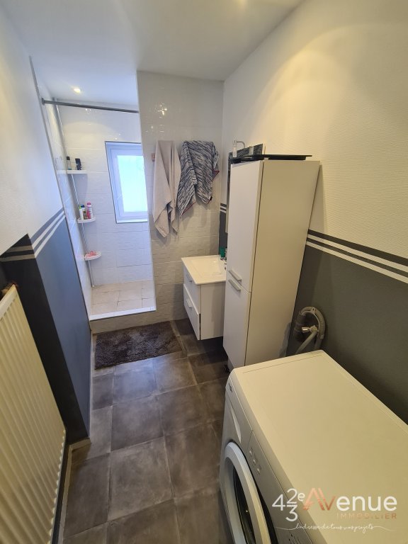 IMMEUBLE A VENDRE - UNIEUX ONDAINE - 250 m2 - 250 000 &euro;