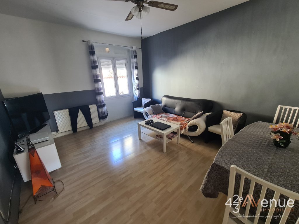 IMMEUBLE A VENDRE - UNIEUX ONDAINE - 250 m2 - 250 000 &euro;
