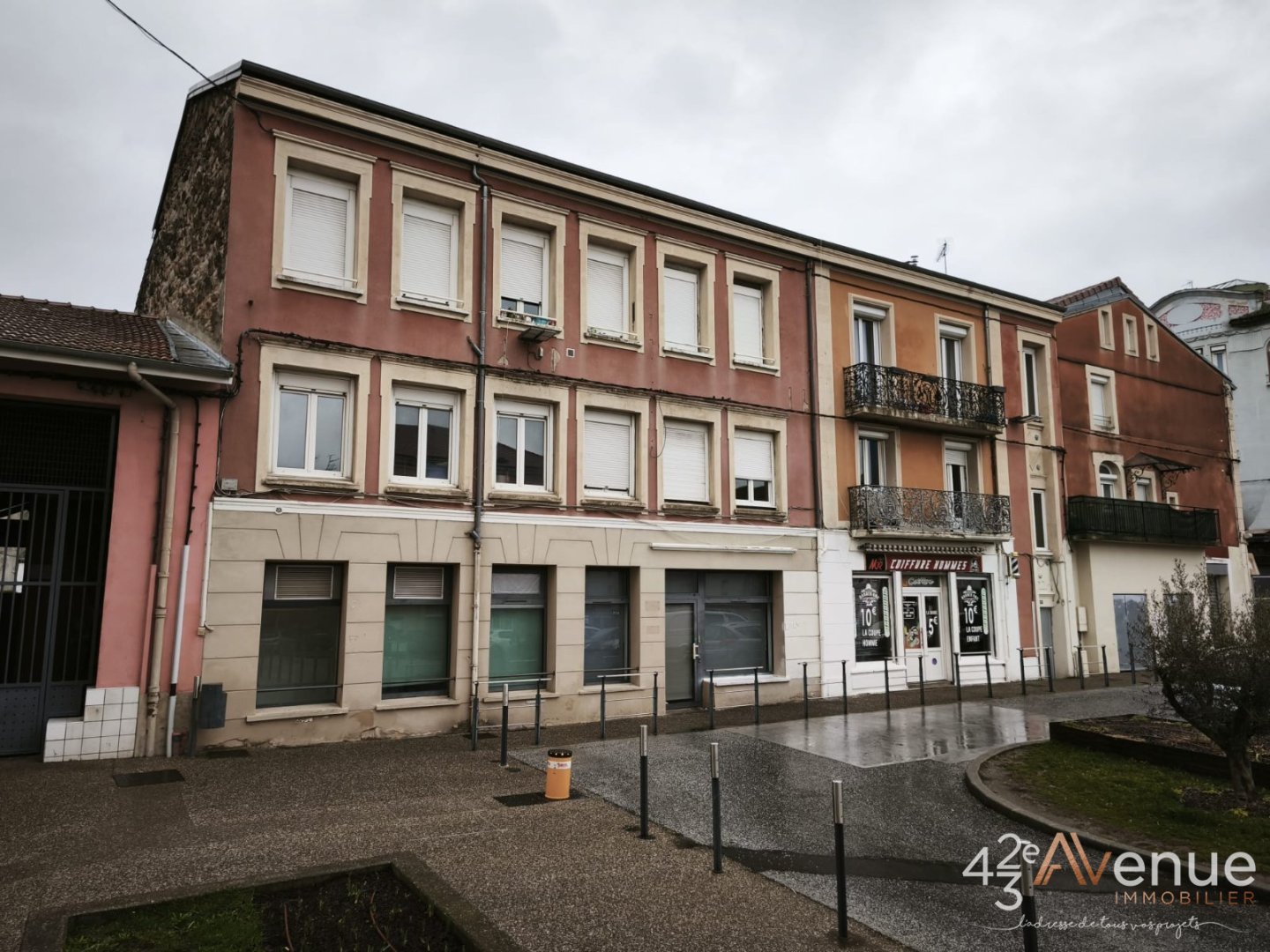 IMMEUBLE DE RAPPORT A VENDRE - LA RICAMARIE - 340 m2 - 295�000�&euro;