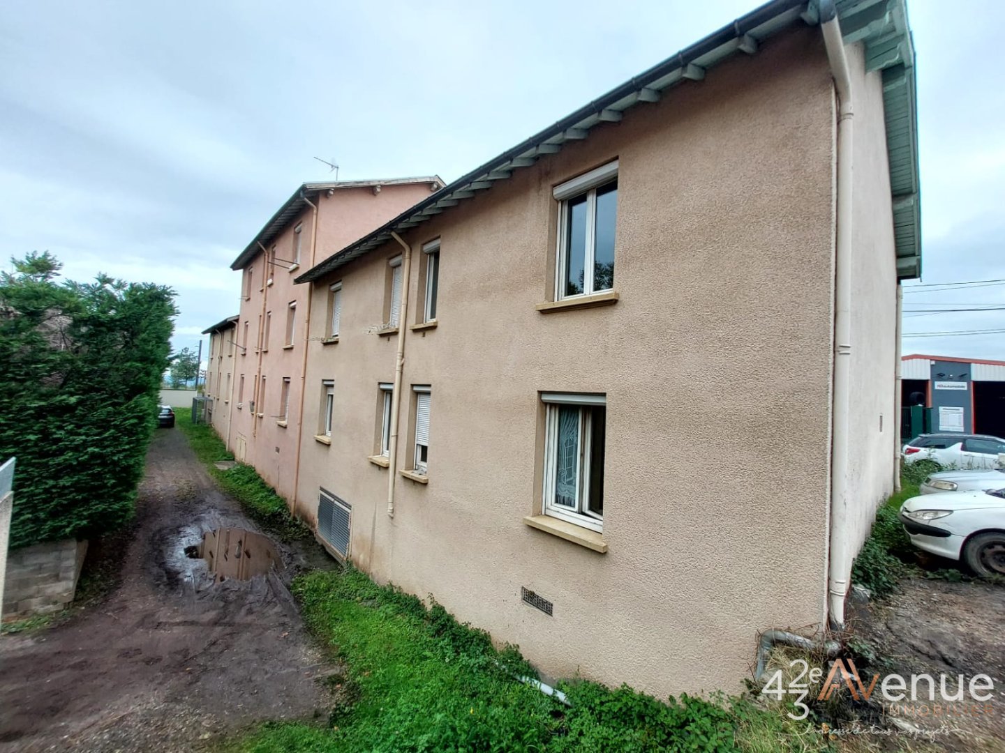 IMMEUBLE DE RAPPORT A VENDRE - ST ETIENNE LE SOLEIL - 200 m2 - 235 000 &euro;