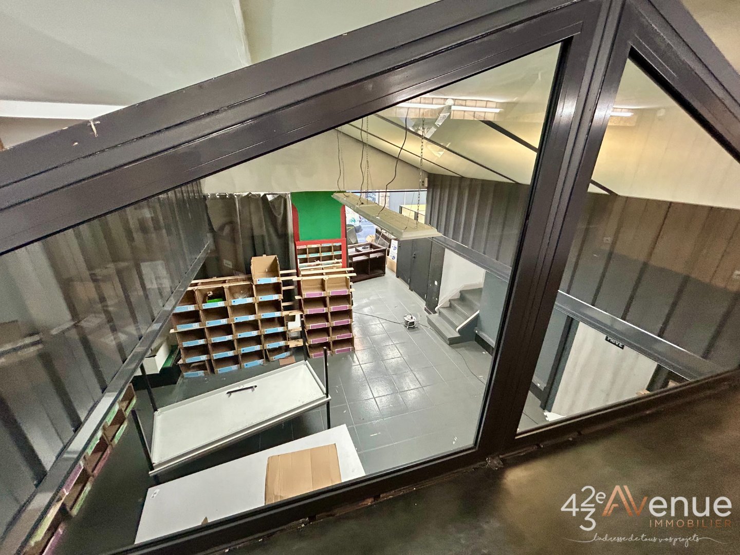 LOCAL COMMERCIAL A LOUER - ST ETIENNE CENTRE VILLE - 130 m2 - 800�&euro; HC par mois