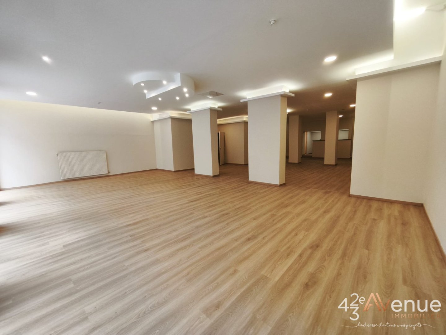 LOCAL COMMERCIAL A VENDRE - ST ETIENNE CENTRE VILLE - 220 m2 - 269 000 &euro; 