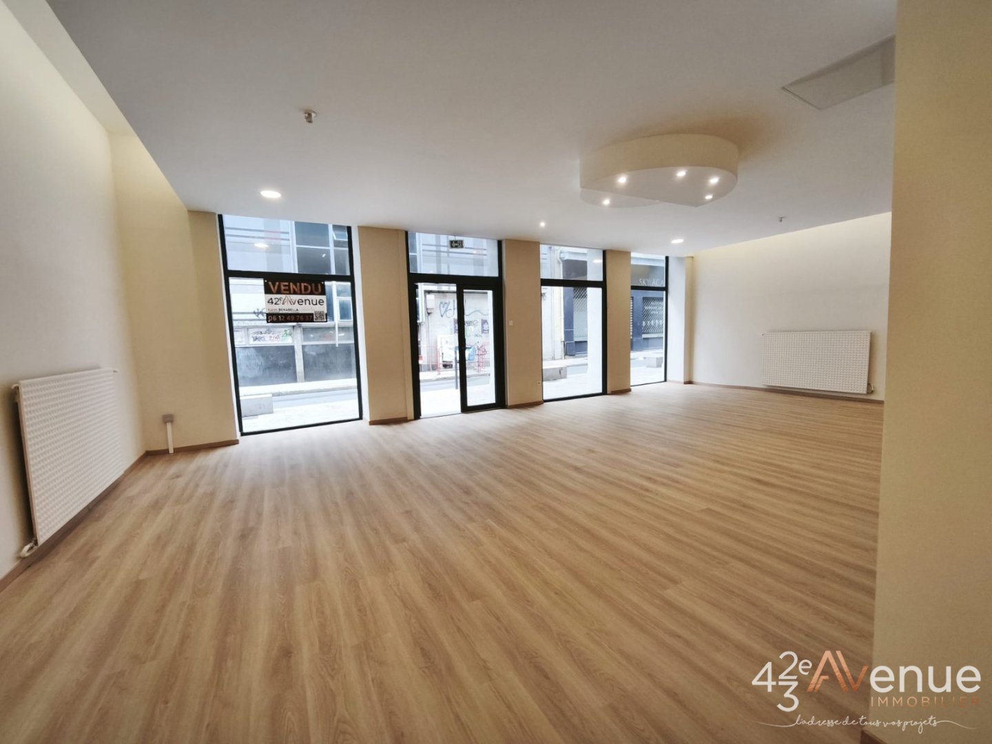 LOCAL COMMERCIAL A VENDRE - ST ETIENNE CENTRE VILLE - 220 m2 - 269 000 &euro; 