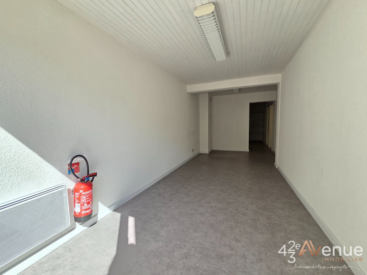 LOCAL COMMERCIAL A VENDRE - ST ETIENNE CENTRE VILLE - 75.94 m2 - 106 000 &euro; 