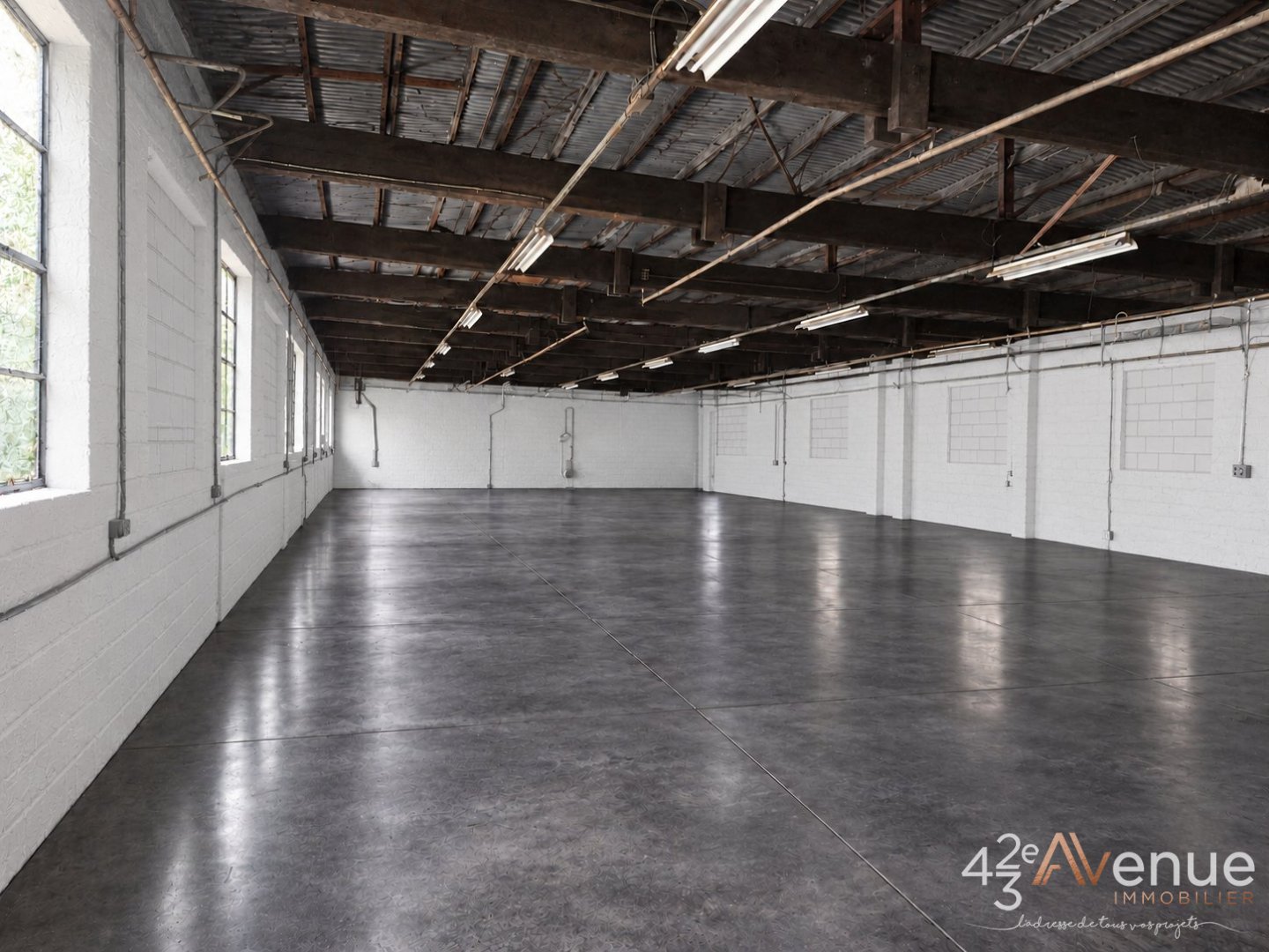 LOCAL D ACTIVITE A LOUER - LORETTE - 160 m2 - 1 000 &euro; HC et HT par mois