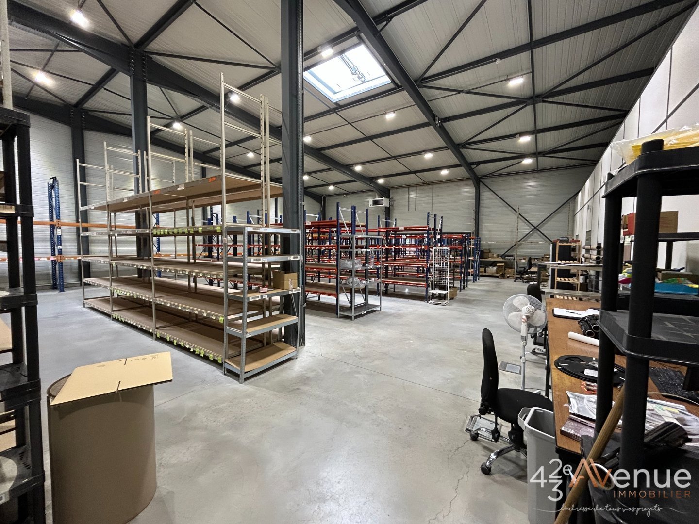 A vendre - Local Industriel A VENDRE - BAS EN BASSET - 1314.05 m2 - 950�000�&euro; 