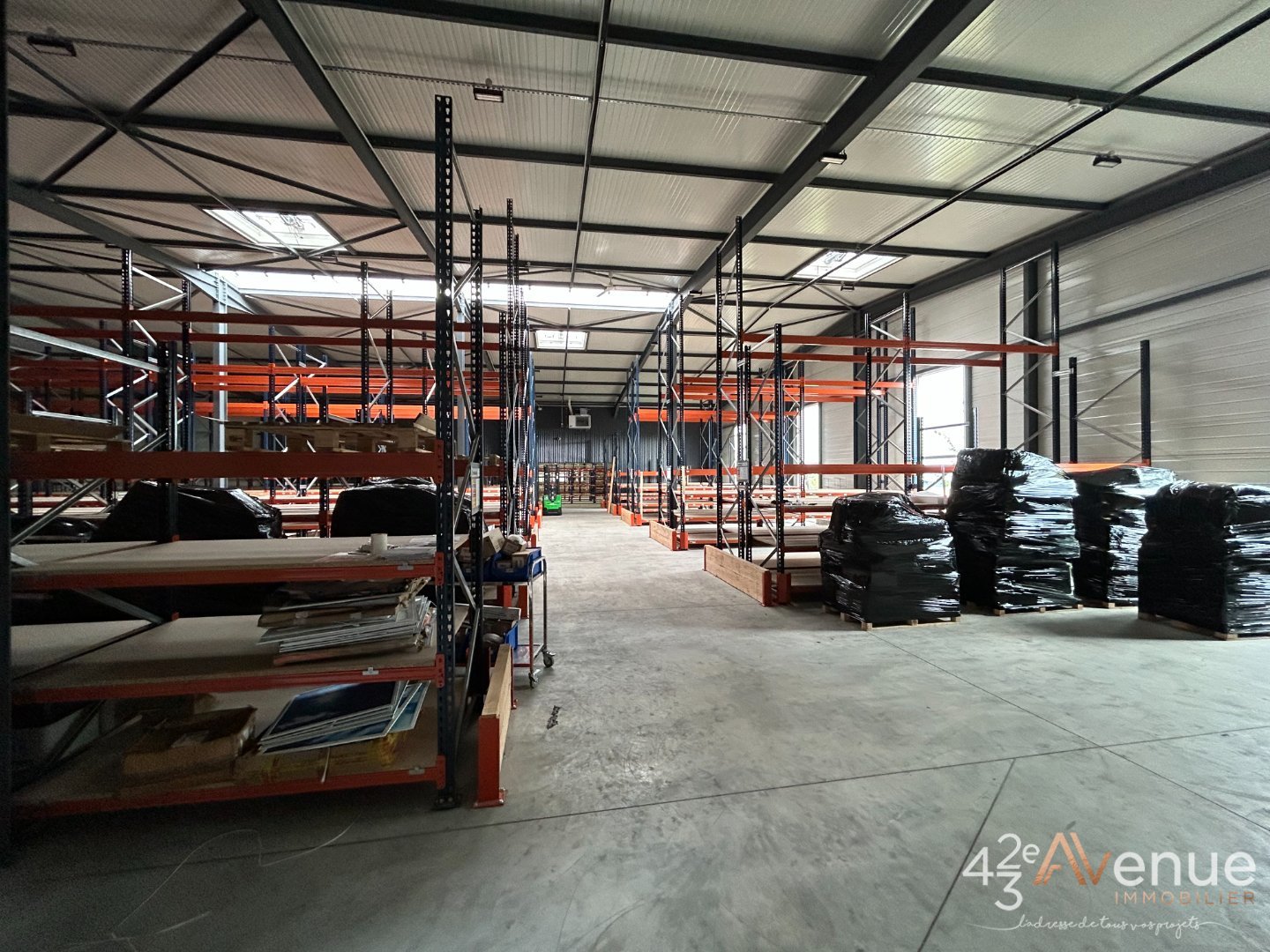A vendre - Local Industriel A VENDRE - BAS EN BASSET - 1314.05 m2 - 950�000�&euro; 