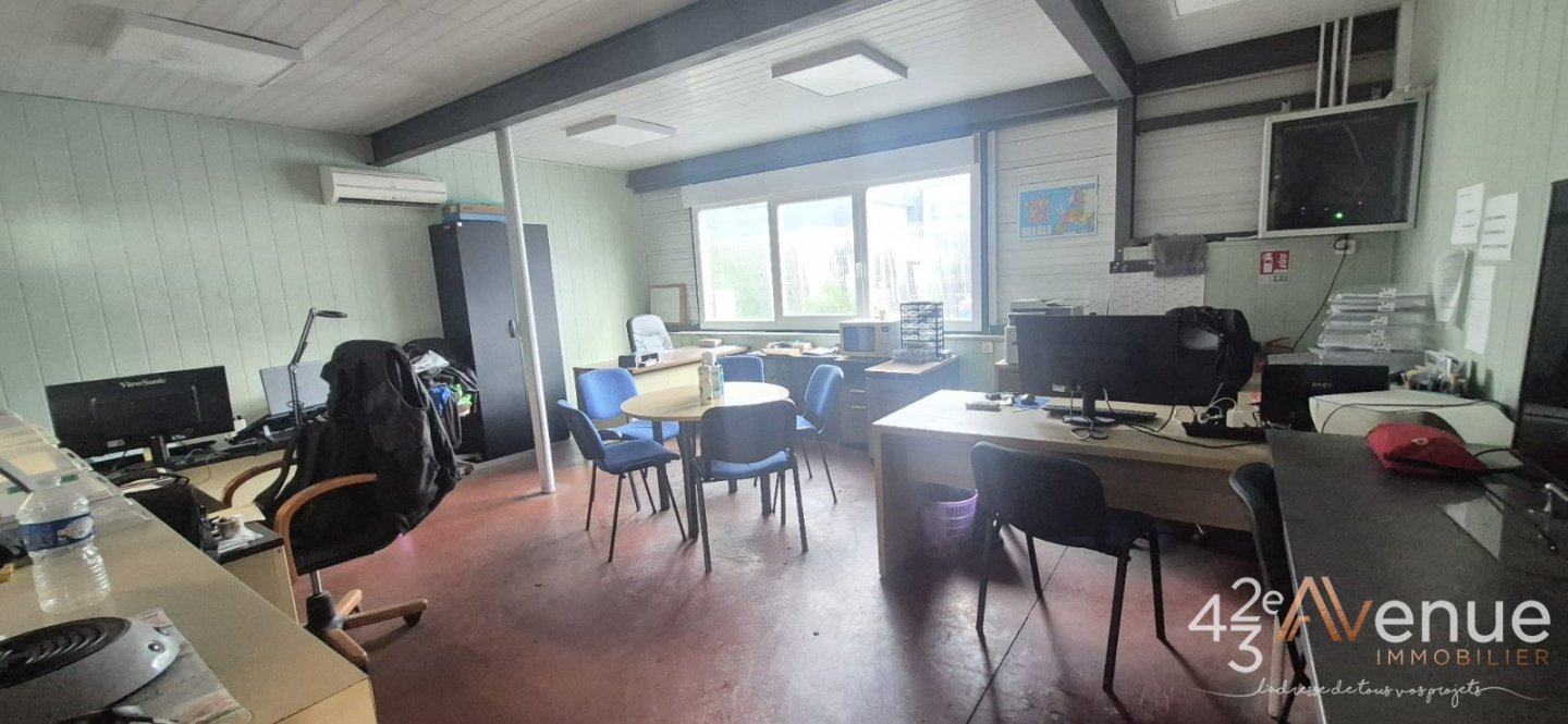 LOCAL INDUSTRIEL A VENDRE - FRAISSES - 530 m2 - 472�500�&euro; 