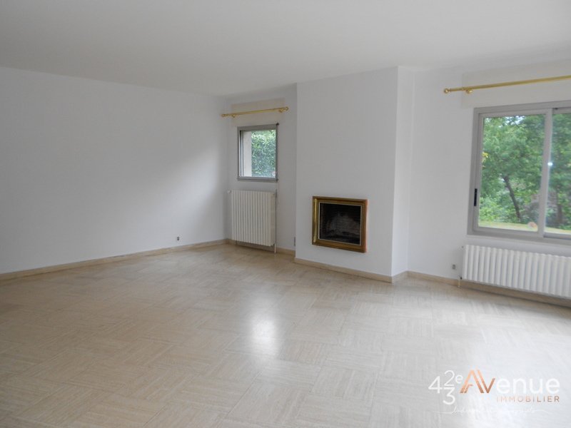 MAISON A LOUER - L ETRAT L ORANGERIE - 188.21 m2 - 1 500 &euro; charges comprises par mois