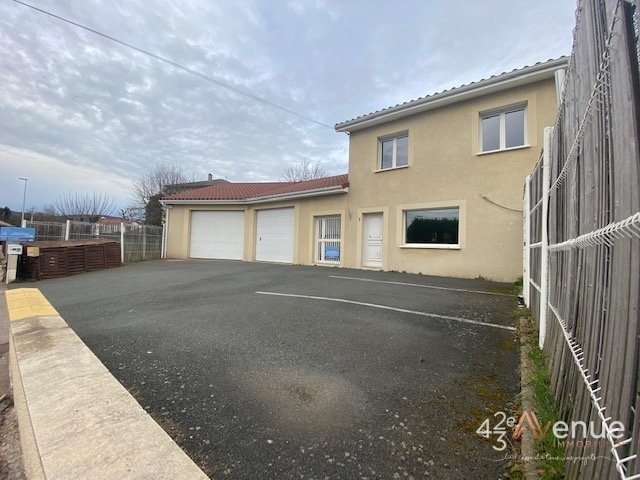 MAISON A LOUER - SORBIERS ZONE COMMERCIALE/PROCHE DE LA TALAUDIERE - 276.11 m2 - 2 075 &euro; charges comprises par mois