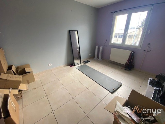 MAISON A LOUER - SORBIERS ZONE COMMERCIALE/PROCHE DE LA TALAUDIERE - 276.11 m2 - 2 075 &euro; charges comprises par mois