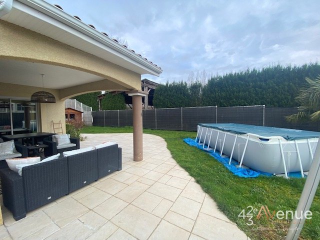 MAISON A LOUER - SORBIERS ZONE COMMERCIALE/PROCHE DE LA TALAUDIERE - 276.11 m2 - 2 075 &euro; charges comprises par mois