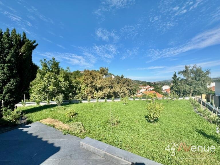 MAISON A LOUER - ST CHAMOND - 175.36 m2 - 1�850�&euro; charges comprises par mois