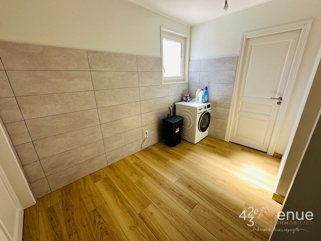 MAISON A LOUER - ST CHAMOND - 175.36 m2 - 1�850�&euro; charges comprises par mois