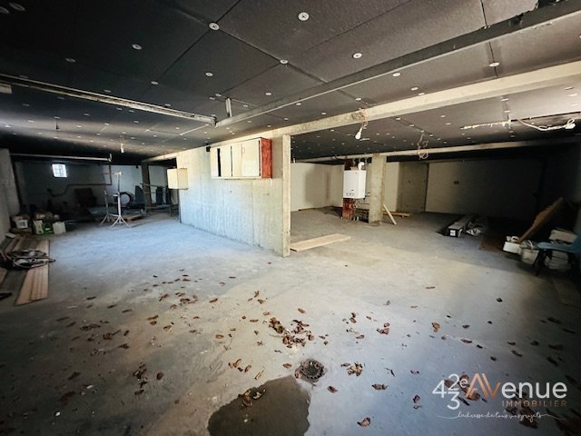 MAISON A LOUER - ST CHAMOND - 175.36 m2 - 1�850�&euro; charges comprises par mois