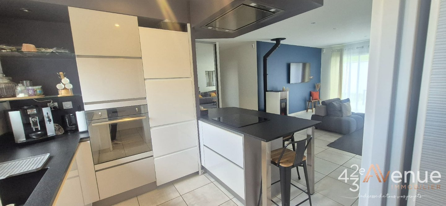 MAISON A LOUER - ST CHAMOND - 100 m2 - 1 300 &euro; charges comprises par mois