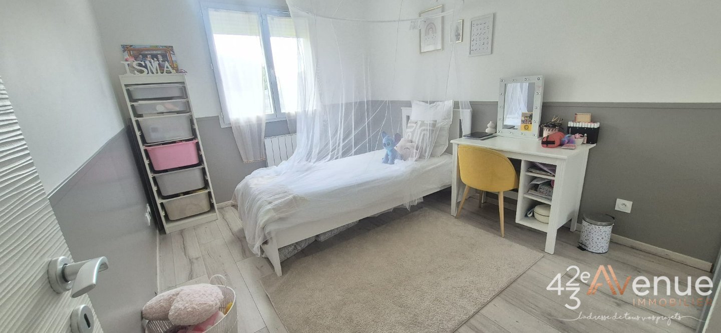 MAISON A LOUER - ST CHAMOND - 100 m2 - 1 300 &euro; charges comprises par mois