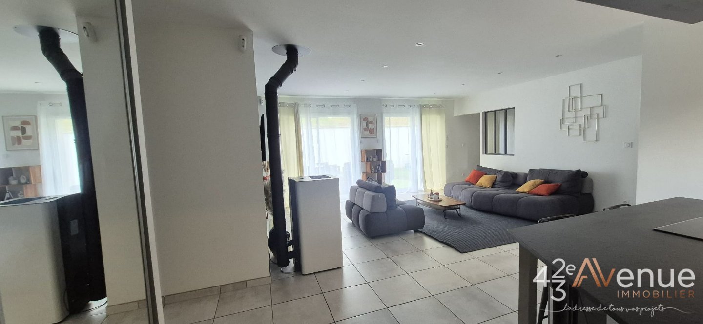 MAISON A LOUER - ST CHAMOND - 100 m2 - 1 300 &euro; charges comprises par mois