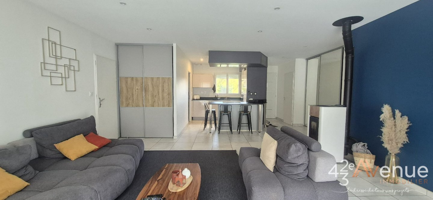 MAISON A LOUER - ST CHAMOND - 100 m2 - 1 300 &euro; charges comprises par mois
