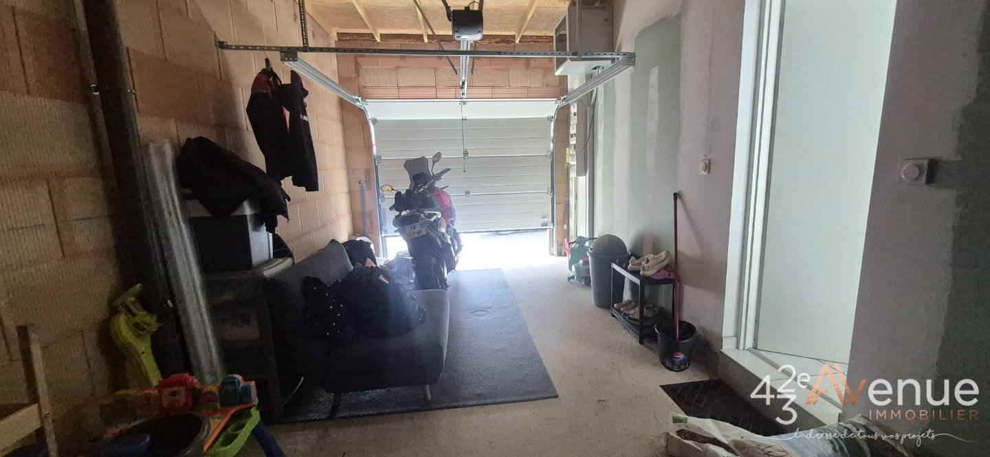 MAISON A LOUER - ST CHAMOND - 100 m2 - 1 300 &euro; charges comprises par mois